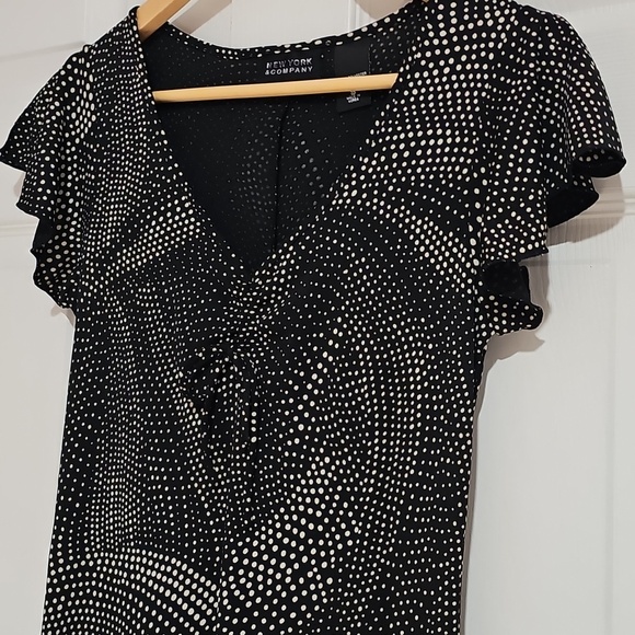 ✨ New York & Company Polka Dot Midi Dress | Chic Minimal Tie Front ✨ - Picture 5 of 6